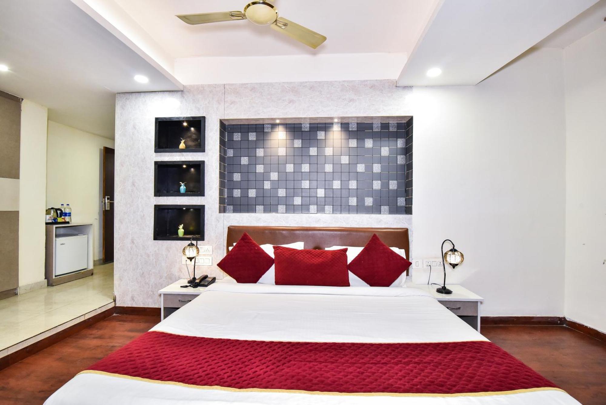 Pinaz Royale Hotell Amritsar Eksteriør bilde