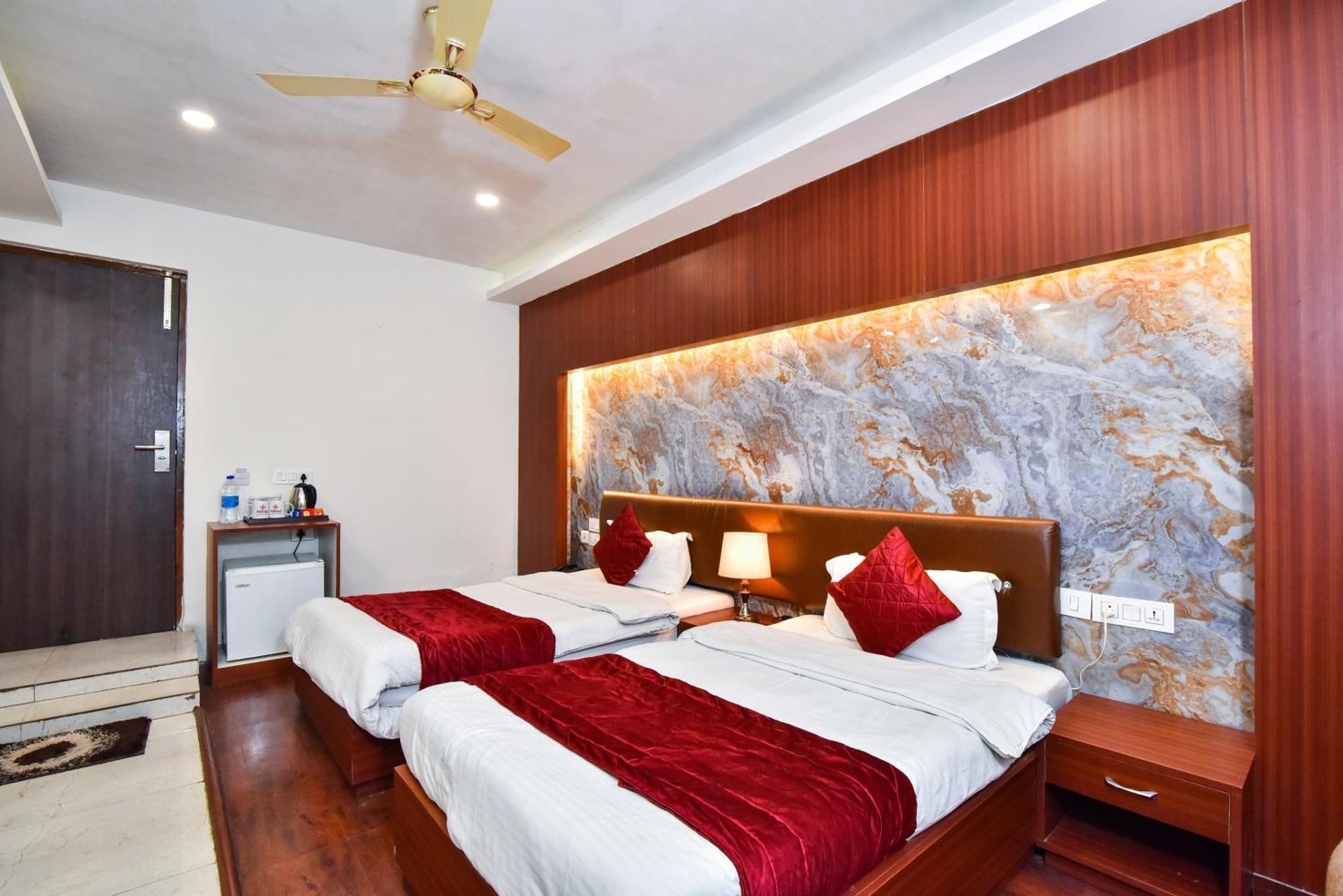 Pinaz Royale Hotell Amritsar Eksteriør bilde