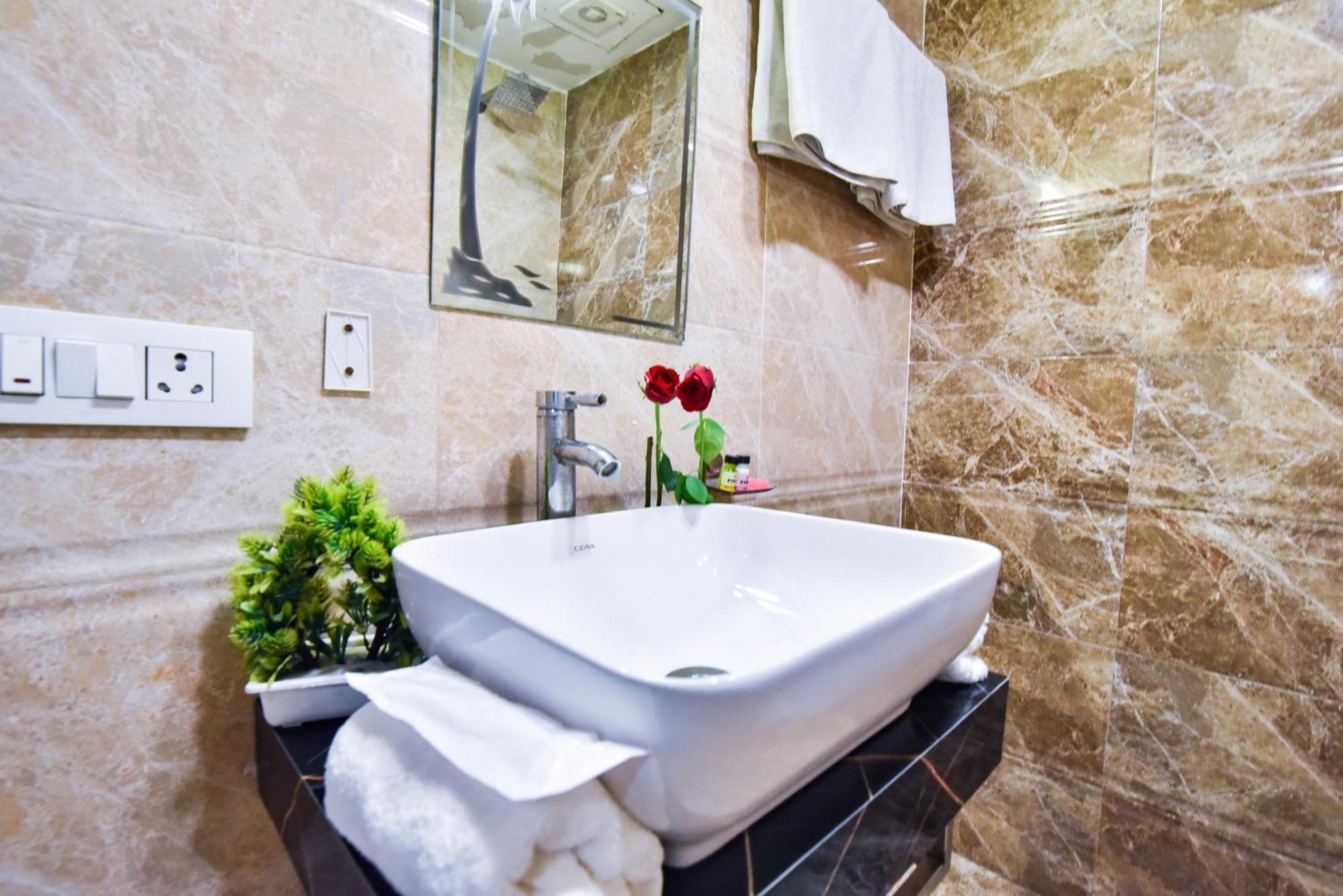 Pinaz Royale Hotell Amritsar Eksteriør bilde