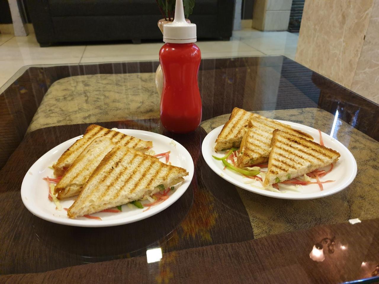 Pinaz Royale Hotell Amritsar Eksteriør bilde